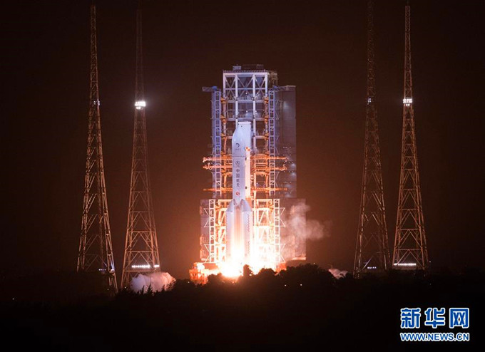 嫦娥五号探测器成功发射 开启中国首次地外天体采样返回之旅